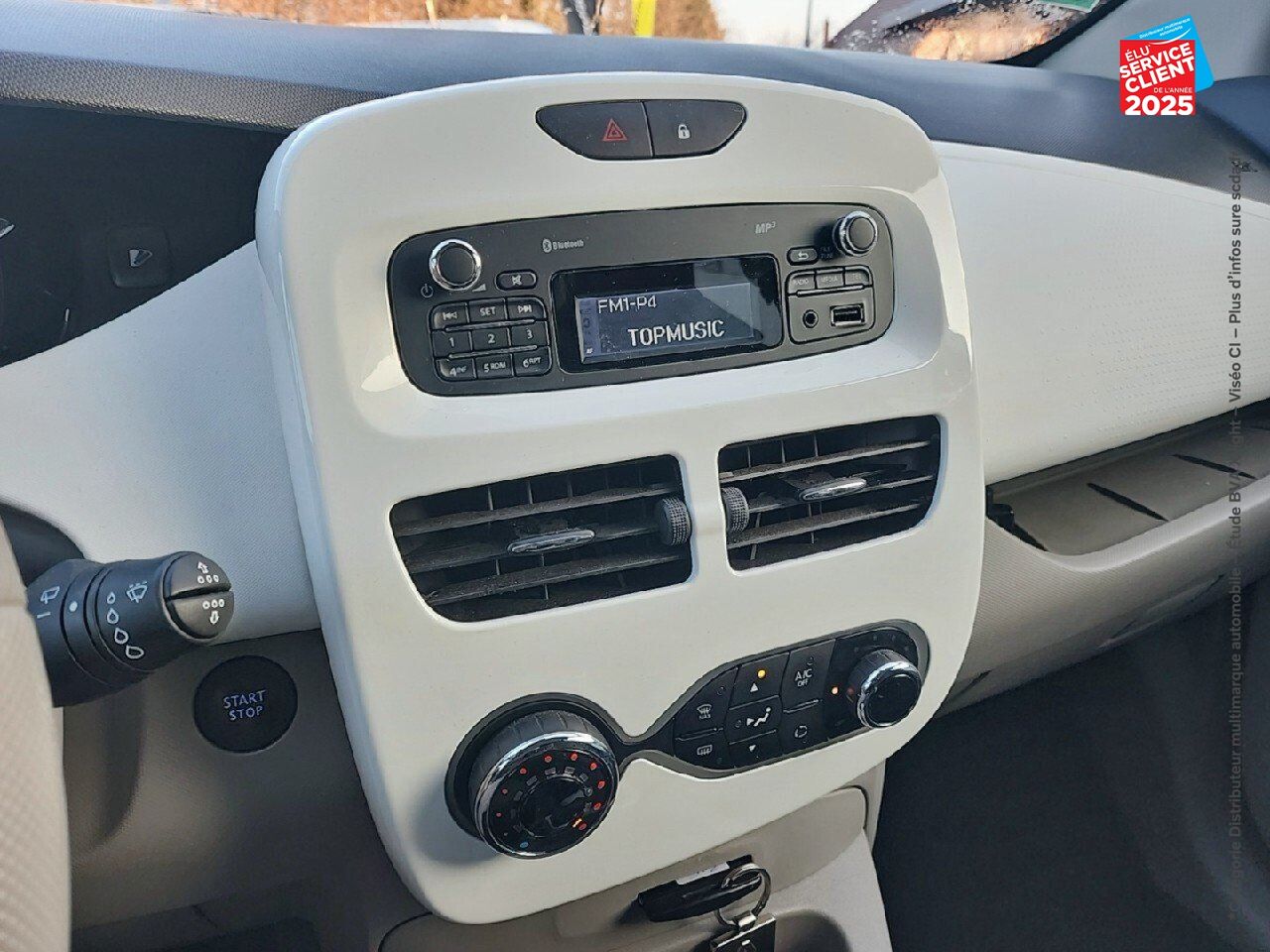 Véhicule d'occasion RENAULT ZOE LIFE CHARGE NORMALE R75 chez Volvo Epernay