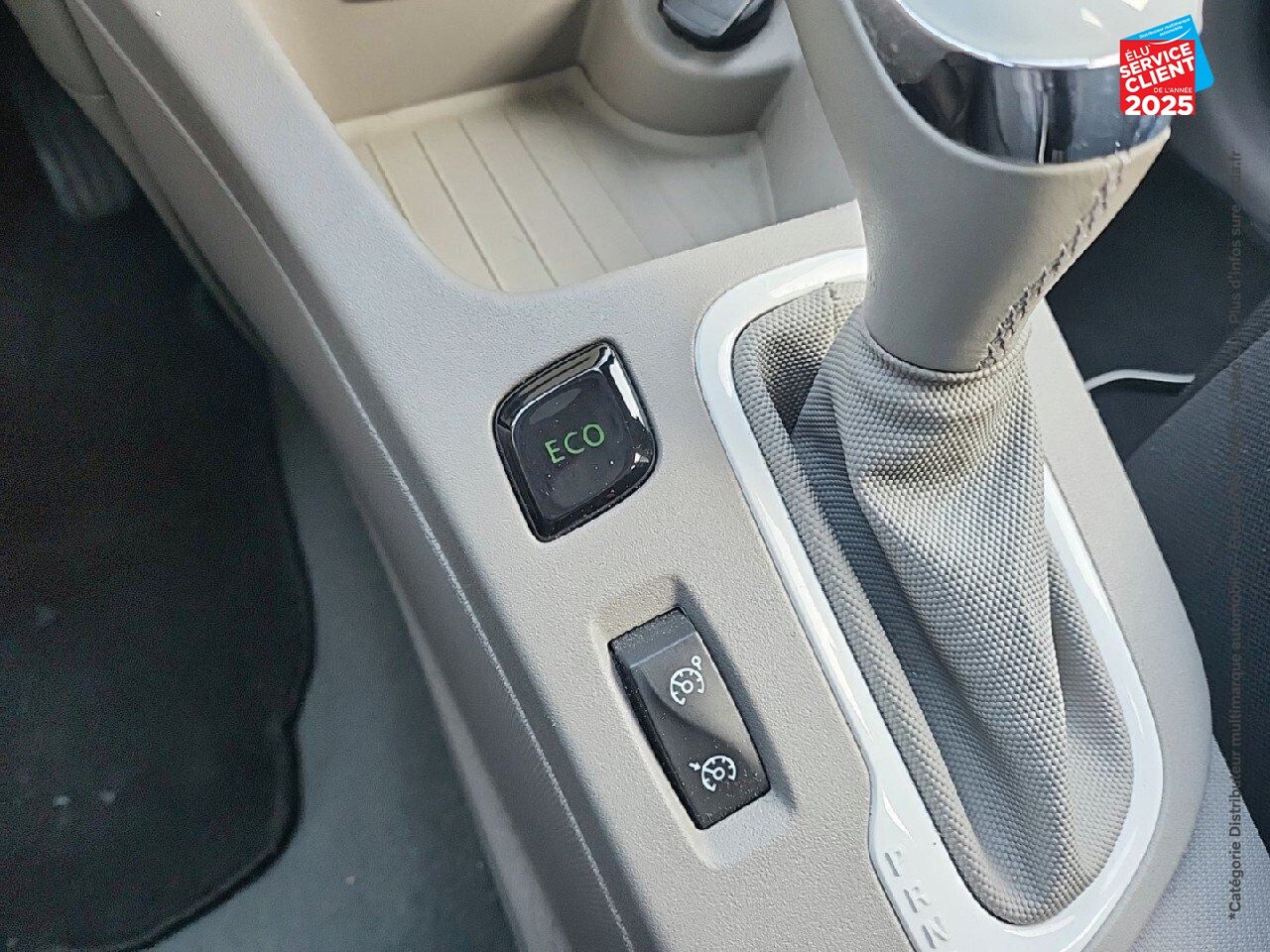 Véhicule d'occasion RENAULT ZOE LIFE CHARGE NORMALE R75 chez Volvo Epernay