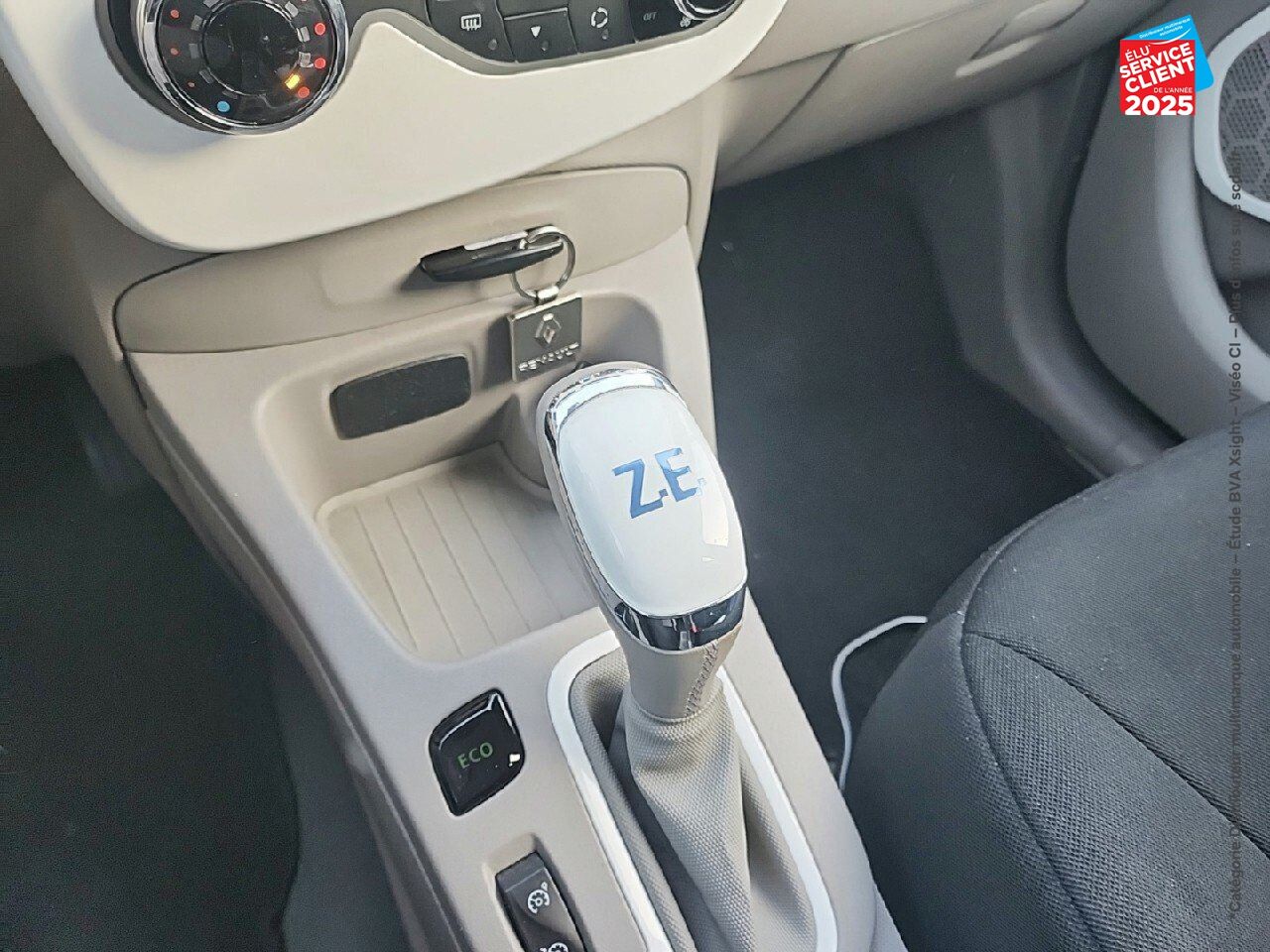 Véhicule d'occasion RENAULT ZOE LIFE CHARGE NORMALE R75 chez Volvo Epernay