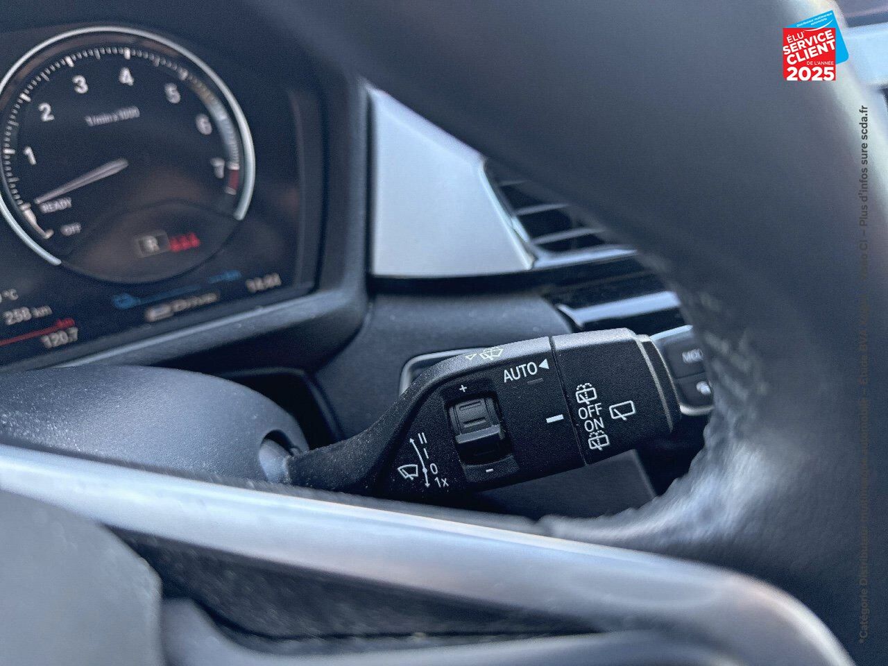 Véhicule d'occasion BMW X1 XDRIVE25EA 220CH BUSINESS DESIGN 6CV CAMERA GPS chez Toyota Bar le Duc