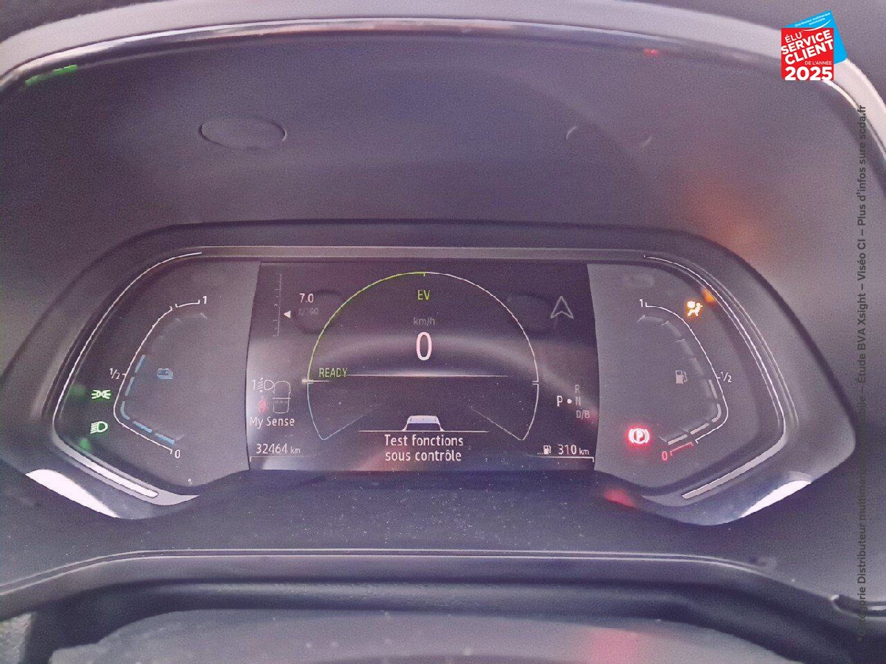 Véhicule d'occasion RENAULT CAPTUR 1.6 E-TECH HYBRIDE 145CH TECHNO GPS CAMERA chez Toyota Thionville