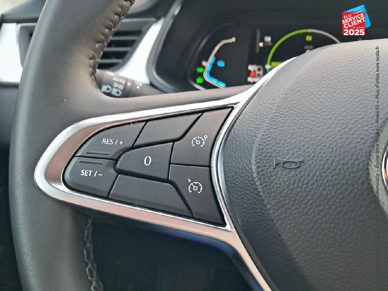 Véhicule d'occasion RENAULT CAPTUR 1.6 E-TECH HYBRIDE 145CH TECHNO GPS CAMERA chez Toyota Thionville