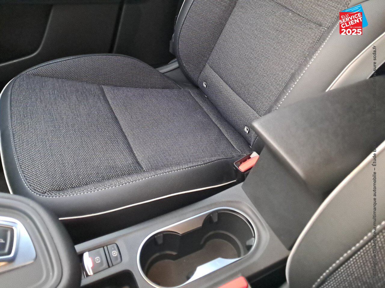 Véhicule d'occasion RENAULT CAPTUR 1.6 E-TECH HYBRIDE 145CH TECHNO GPS CAMERA chez Toyota Thionville