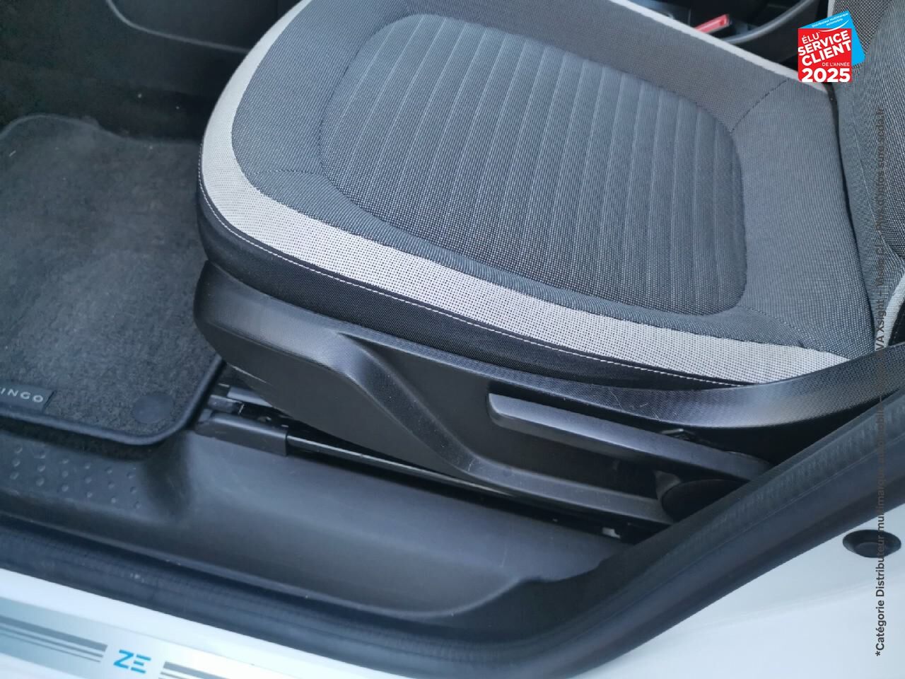 Véhicule d'occasion RENAULT TWINGO E-TECH ELECTRIC ZEN R80 ACHAT INTEGRAL - 21MY GPS chez Toyota Thionville