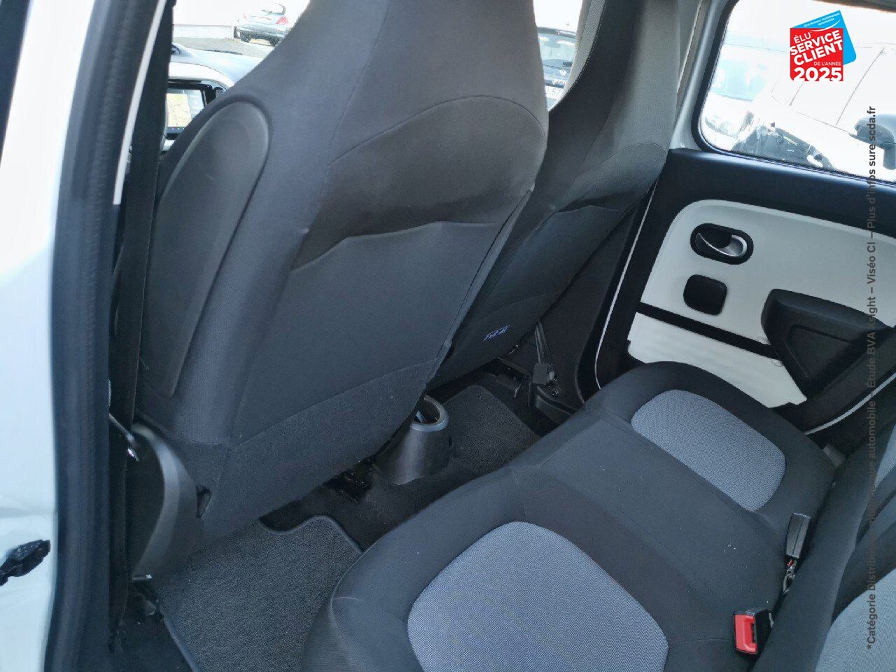 Véhicule d'occasion RENAULT TWINGO E-TECH ELECTRIC ZEN R80 ACHAT INTEGRAL - 21MY GPS chez Toyota Thionville