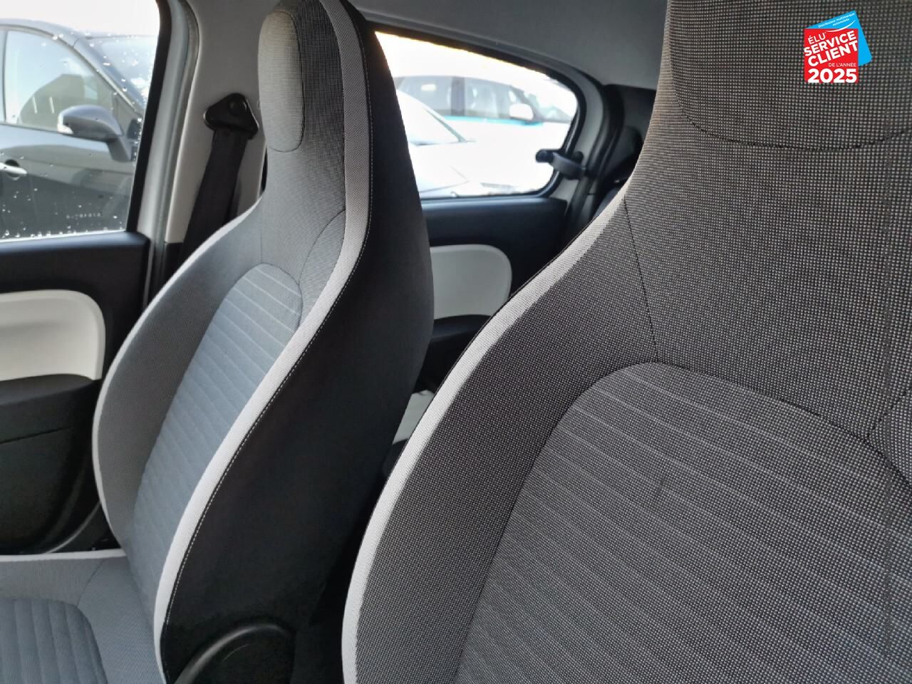 Véhicule d'occasion RENAULT TWINGO E-TECH ELECTRIC ZEN R80 ACHAT INTEGRAL - 21MY GPS chez Toyota Thionville
