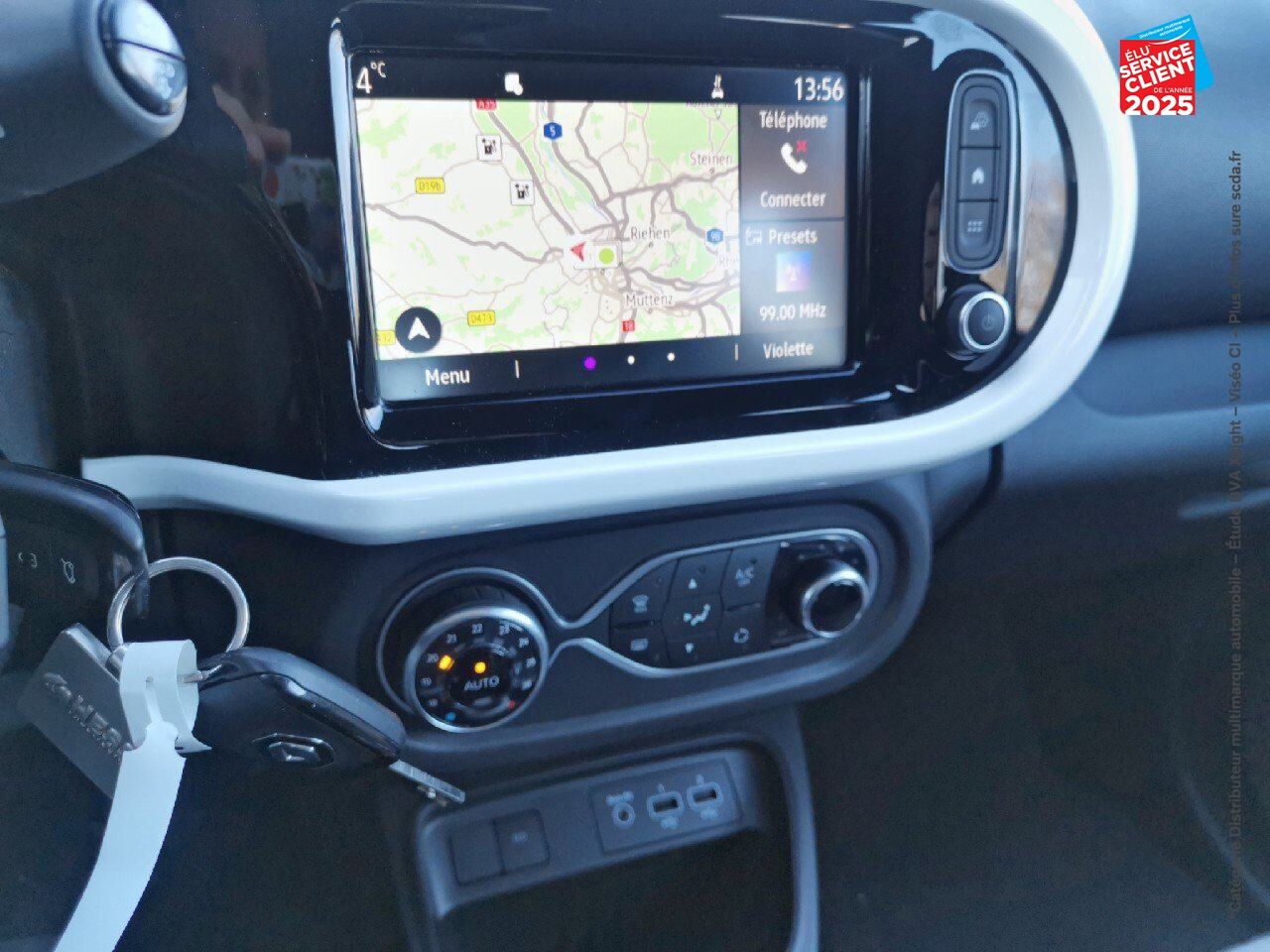 Véhicule d'occasion RENAULT TWINGO E-TECH ELECTRIC ZEN R80 ACHAT INTEGRAL - 21MY GPS chez Toyota Thionville