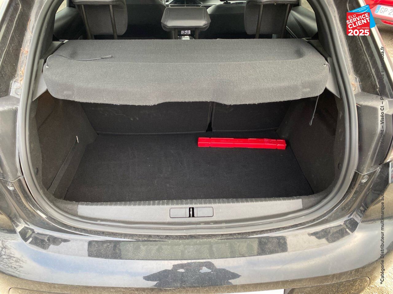 Véhicule d'occasion PEUGEOT 208 1.2 PURETECH 100CH S/S ALLURE EAT8 RADAR AR chez Le Veodrome