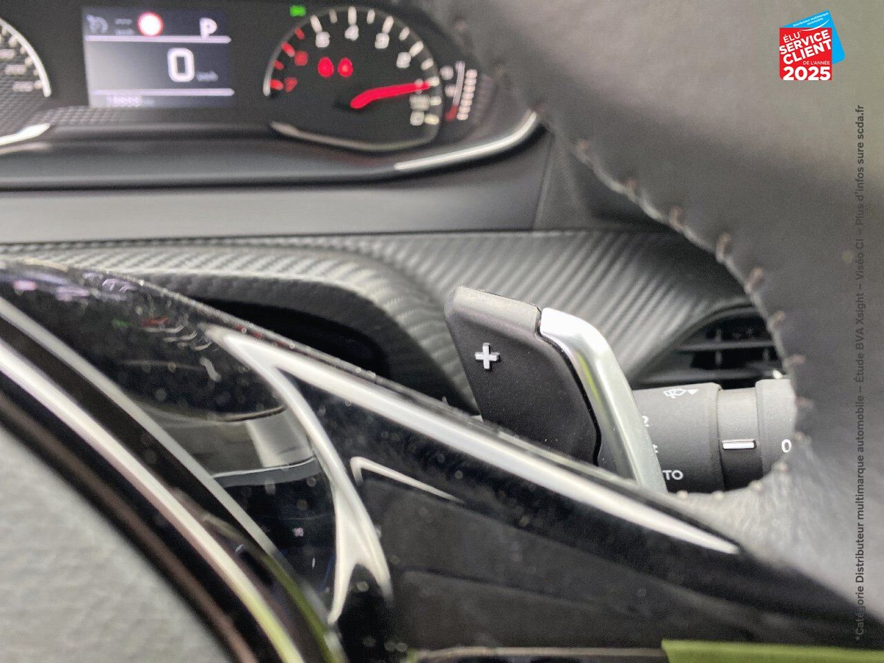 Véhicule d'occasion PEUGEOT 208 1.2 PURETECH 100CH S/S ALLURE EAT8 RADAR AR chez Le Veodrome