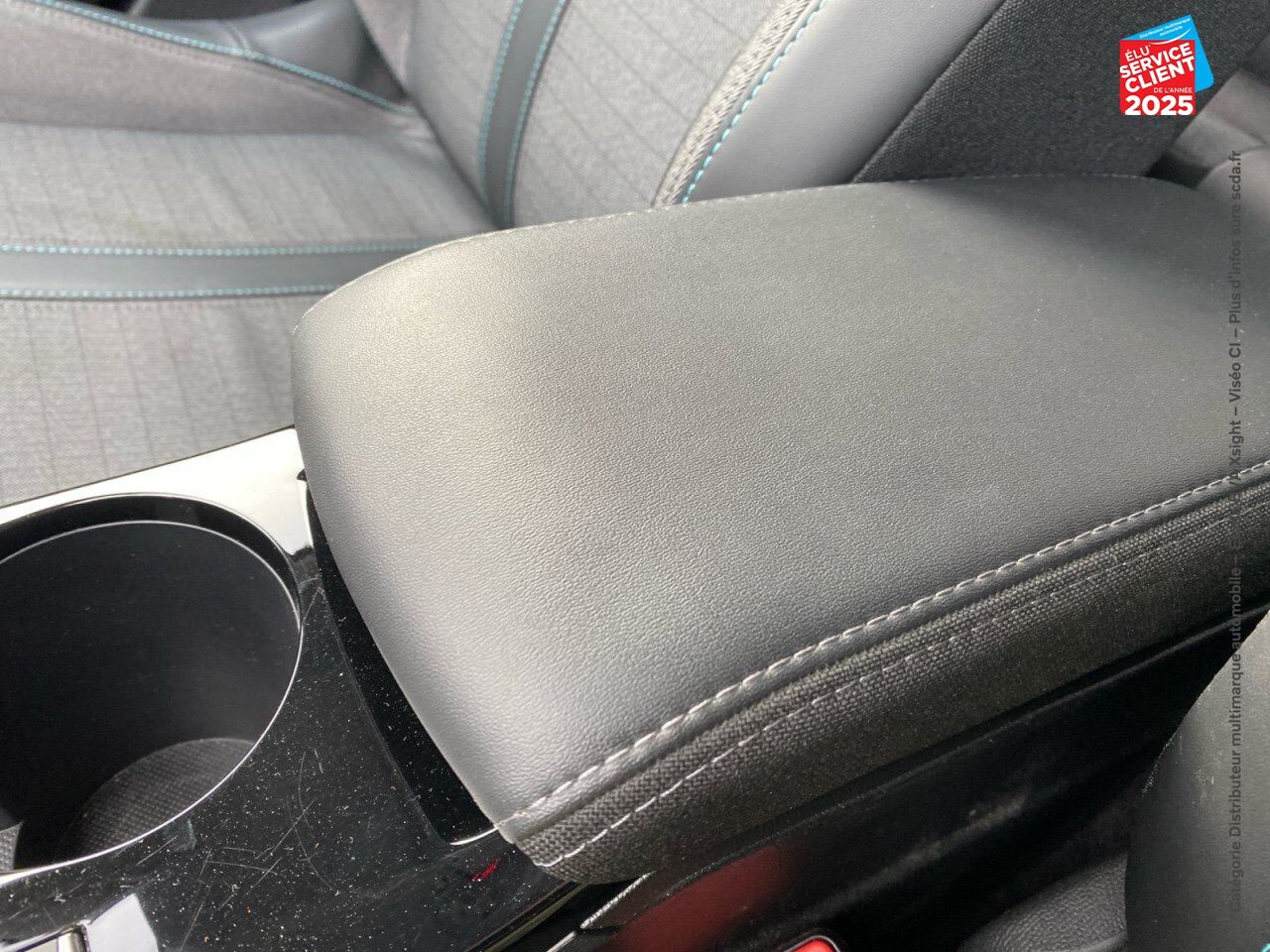 Véhicule d'occasion PEUGEOT 208 1.2 PURETECH 100CH S/S ALLURE EAT8 RADAR AR chez Le Veodrome