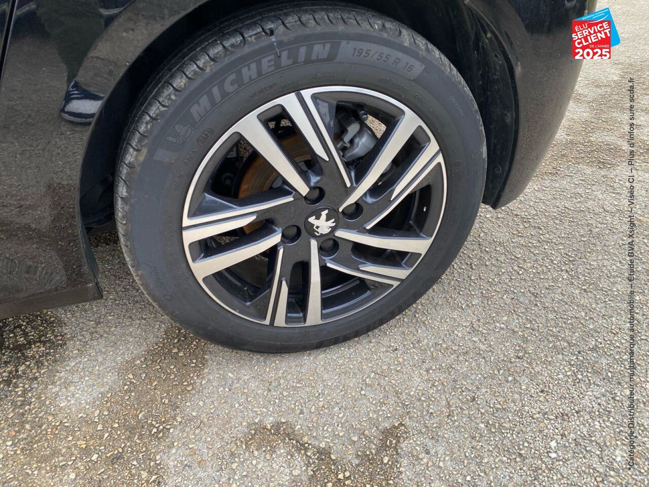 Véhicule d'occasion PEUGEOT 208 1.2 PURETECH 100CH S/S ALLURE EAT8 RADAR AR chez Le Veodrome