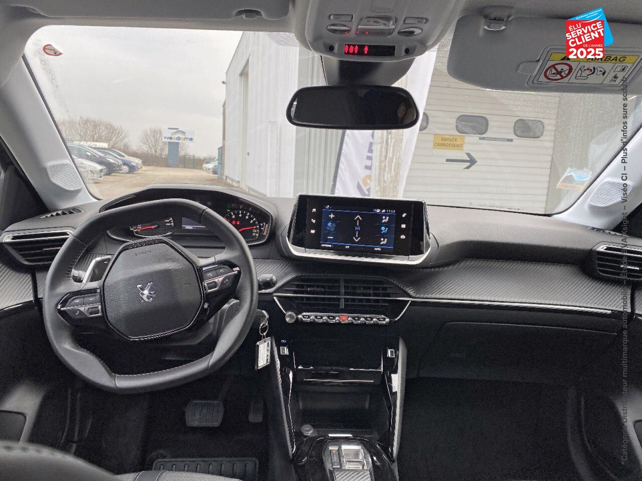 Véhicule d'occasion PEUGEOT 208 1.2 PURETECH 100CH S/S ALLURE EAT8 RADAR AR chez Le Veodrome