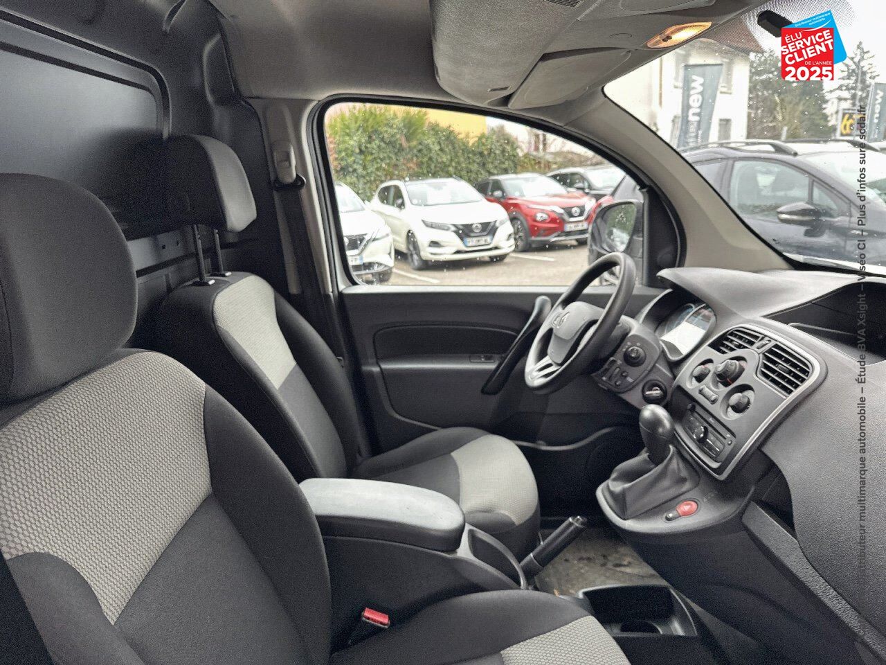 Véhicule d'occasion RENAULT KANGOO EXPRESS ZE 33 EXTRA R-LINK chez Toyota Besançon