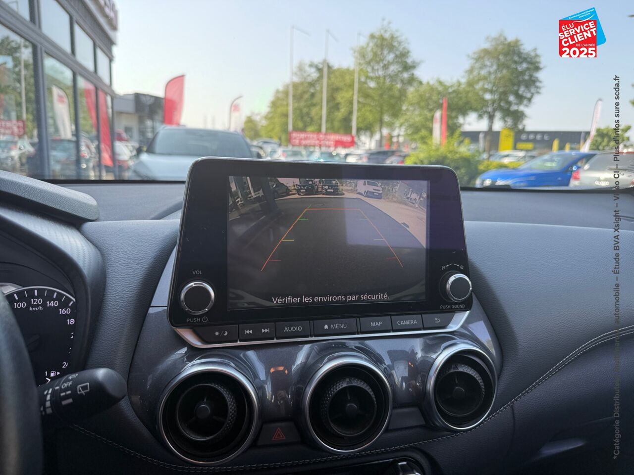 Véhicule d'occasion NISSAN JUKE 1.0 DIG-T 114CH N-CONNECTA 2021.5 GPS CAMERA chez Toyota Saint Dizier
