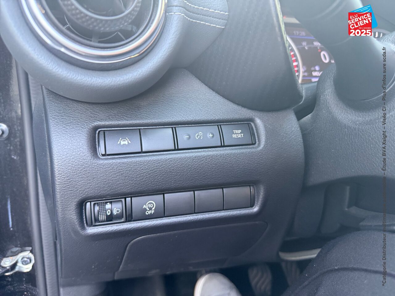 Véhicule d'occasion NISSAN JUKE 1.0 DIG-T 114CH N-CONNECTA 2021.5 GPS CAMERA chez Toyota Saint Dizier
