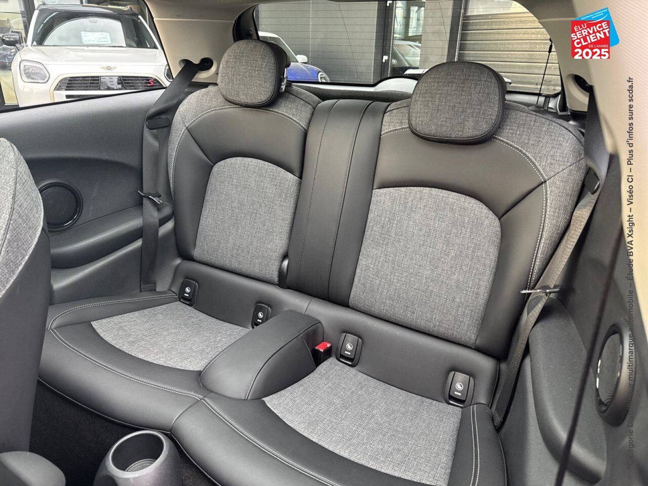 Véhicule d'occasion MINI MINI COOPER 136CH EDITION GREENWICH BVA7 109G chez Hyundai Chalons
