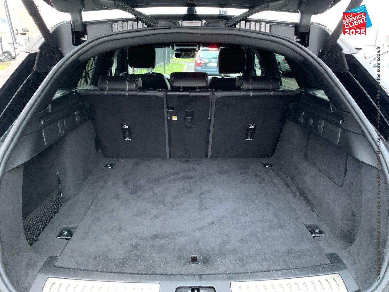 Véhicule d'occasion LAND-ROVER RANGE ROVER VELAR 3.0D 300CH MHEV R-DYNAMIC SE AWD BVA TOUVRANT SIEGES CHAUF GPS CAMERA chez BMW Pontarlier