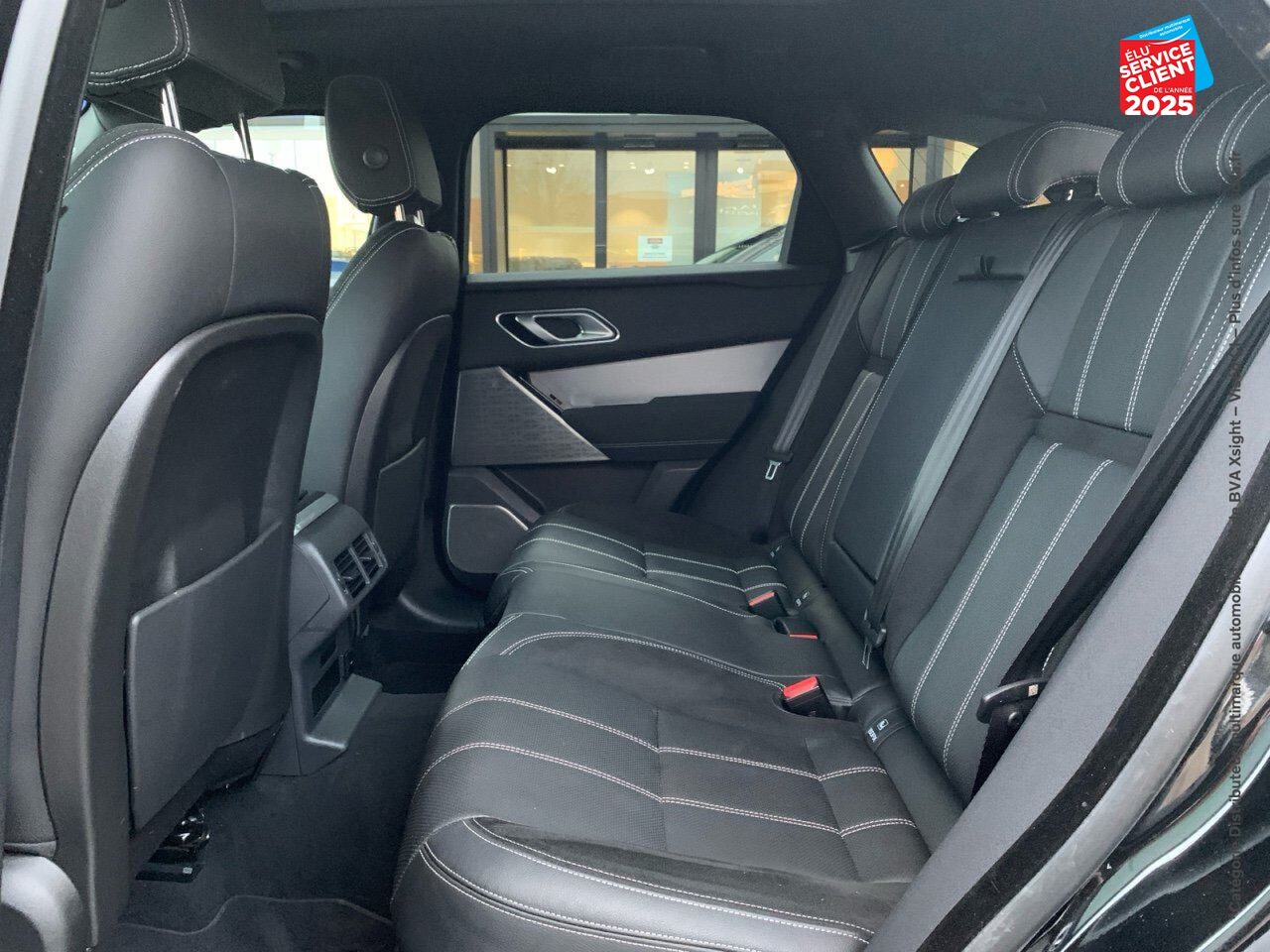 Véhicule d'occasion LAND-ROVER RANGE ROVER VELAR 3.0D 300CH MHEV R-DYNAMIC SE AWD BVA TOUVRANT SIEGES CHAUF GPS CAMERA chez BMW Pontarlier