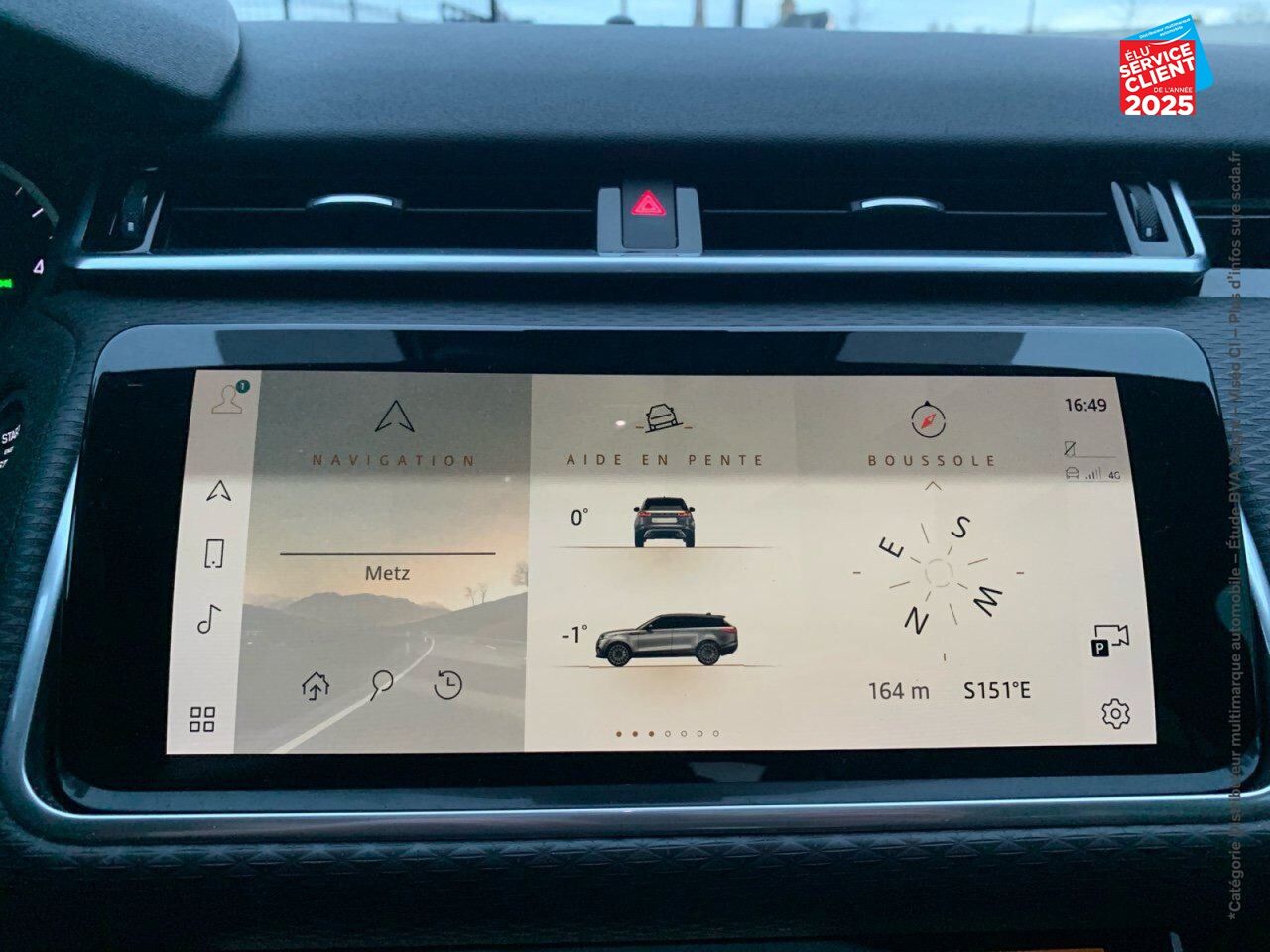 Véhicule d'occasion LAND-ROVER RANGE ROVER VELAR 3.0D 300CH MHEV R-DYNAMIC SE AWD BVA TOUVRANT SIEGES CHAUF GPS CAMERA chez BMW Pontarlier