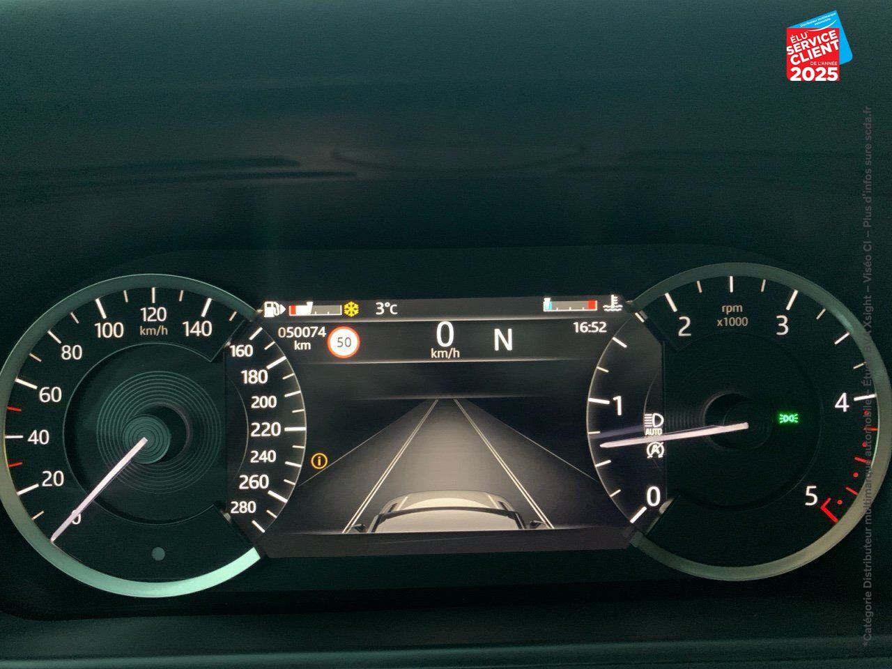 Véhicule d'occasion LAND-ROVER RANGE ROVER VELAR 3.0D 300CH MHEV R-DYNAMIC SE AWD BVA TOUVRANT SIEGES CHAUF GPS CAMERA chez BMW Pontarlier