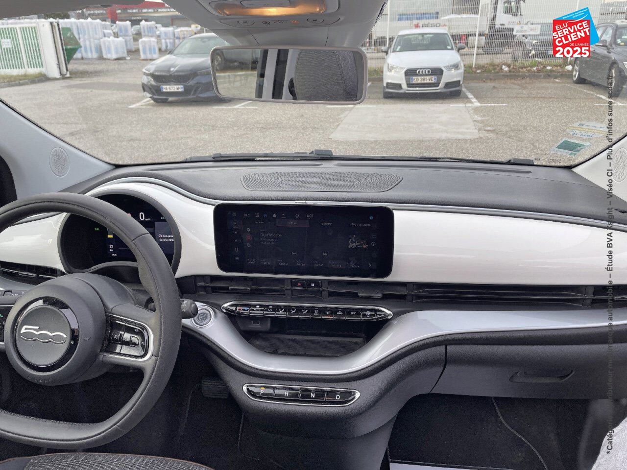 Véhicule d'occasion FIAT 500C E 95CH ICONE GPS chez Hyundai Chalons