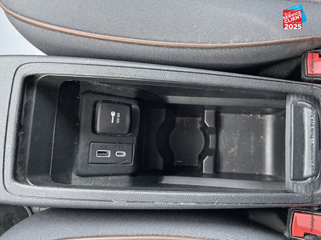 Véhicule d'occasion FIAT 500C E 95CH ICONE GPS chez Hyundai Chalons