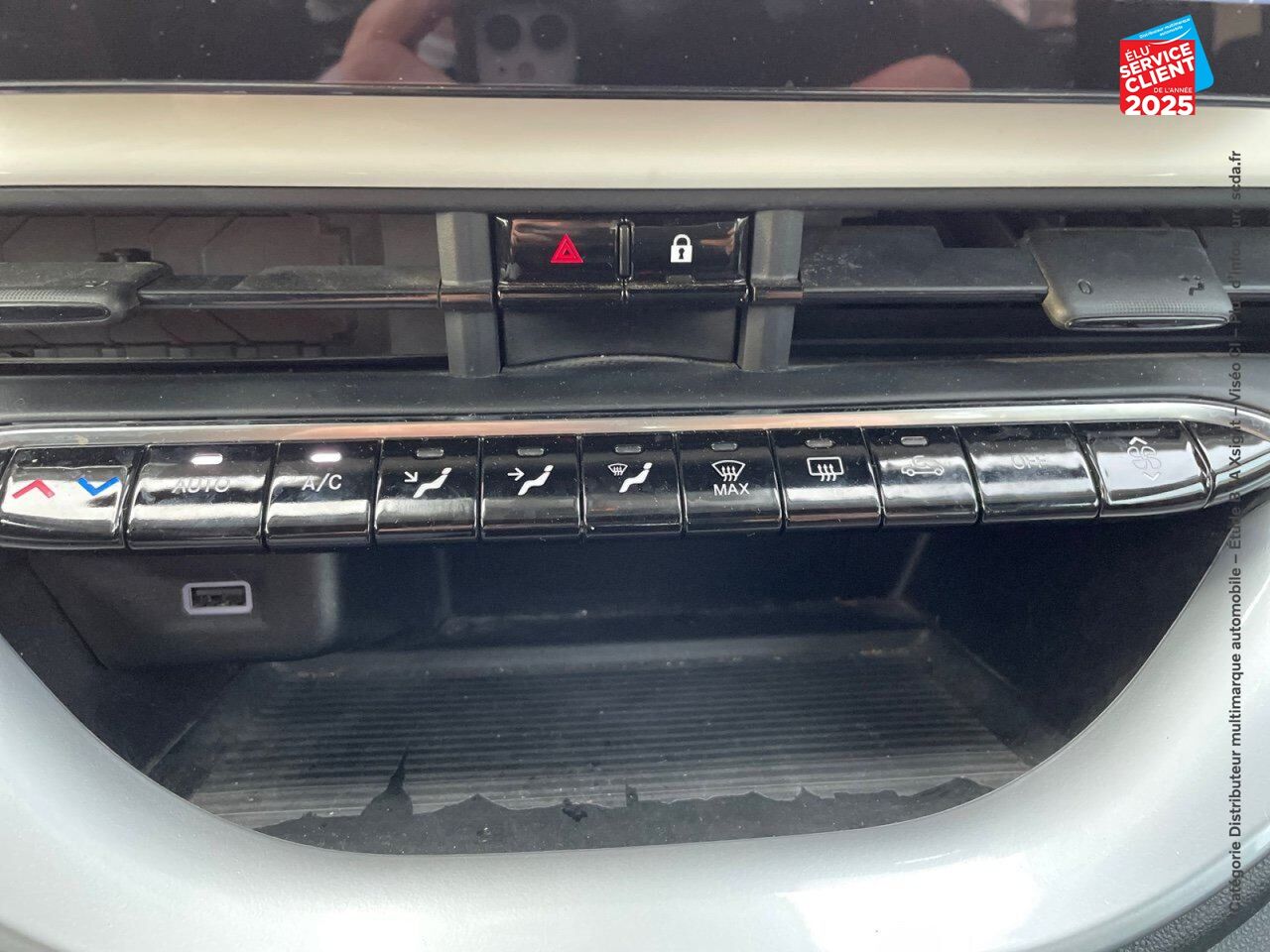 Véhicule d'occasion FIAT 500C E 95CH ICONE GPS chez Hyundai Chalons
