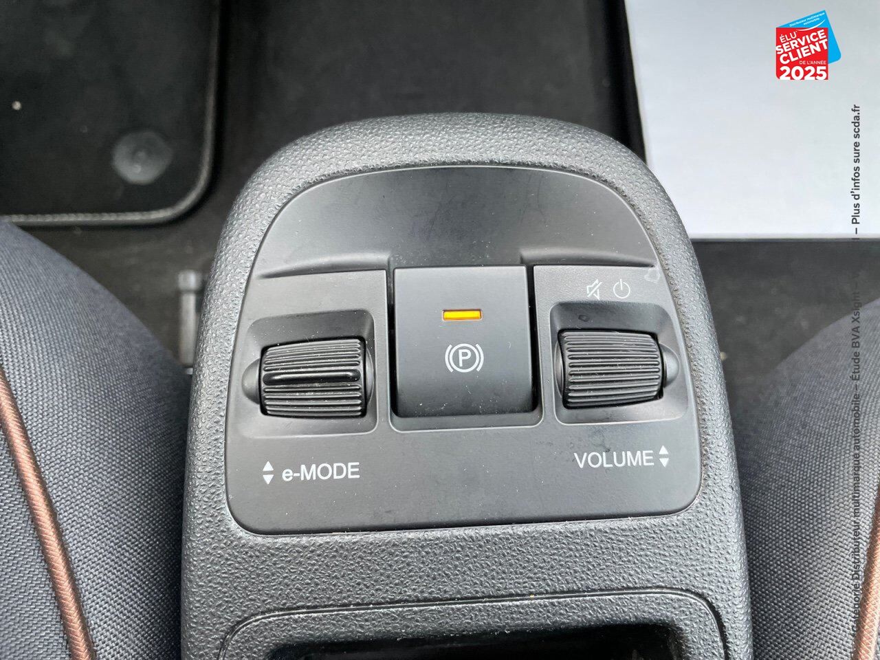 Véhicule d'occasion FIAT 500C E 95CH ICONE GPS chez Hyundai Chalons