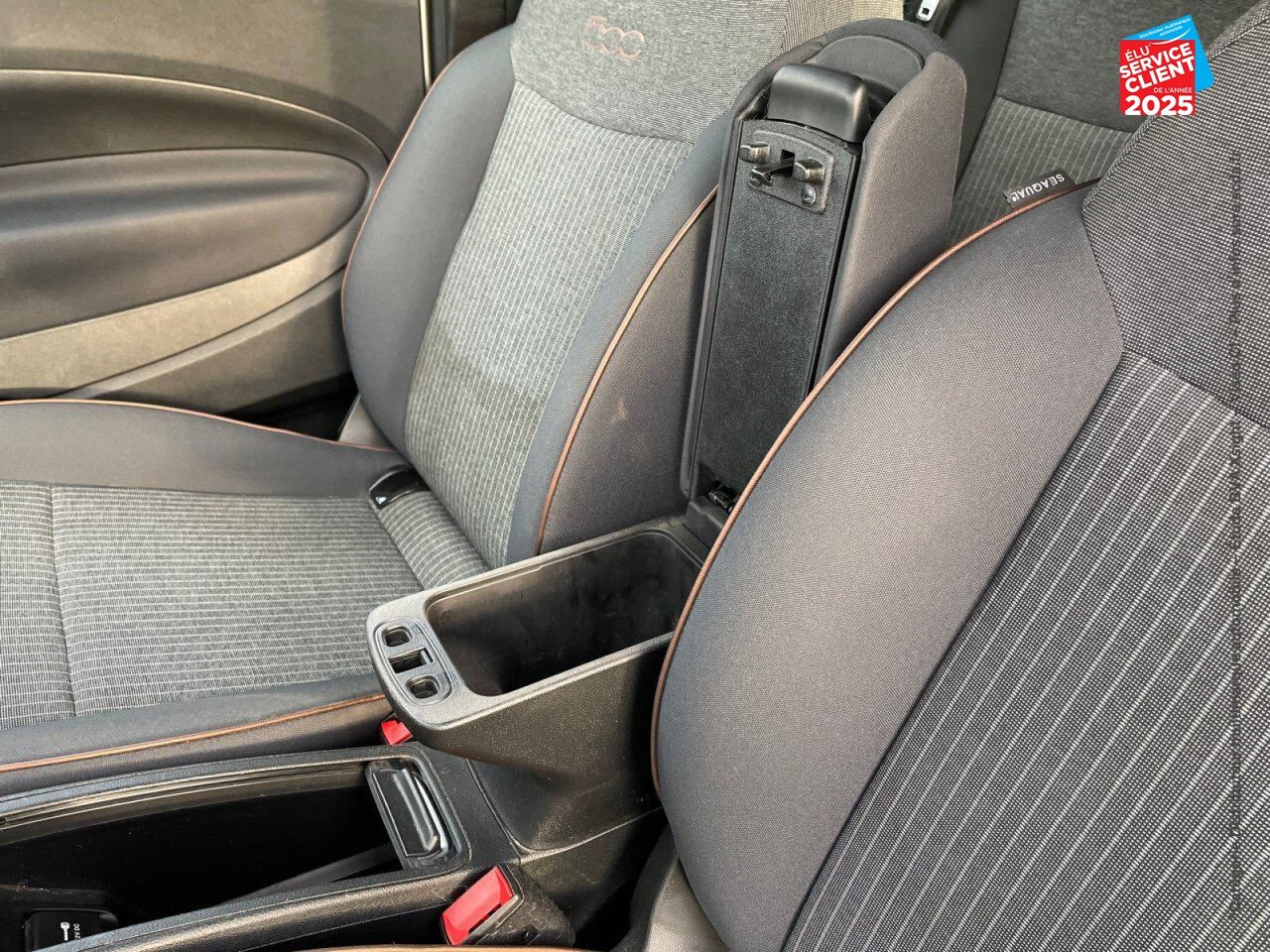 Véhicule d'occasion FIAT 500C E 95CH ICONE GPS chez Hyundai Chalons