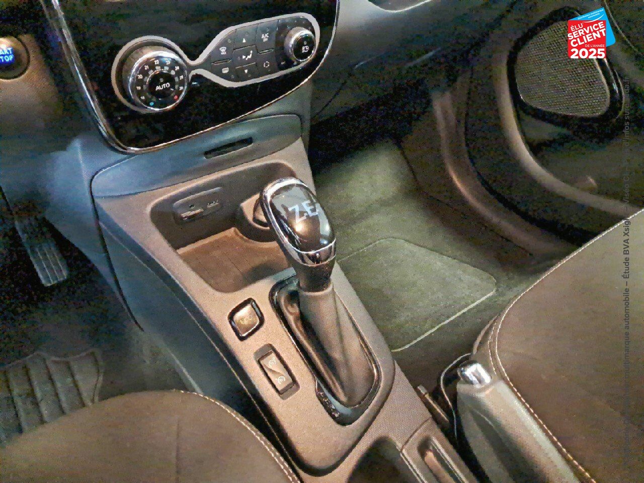 Véhicule d'occasion RENAULT ZOE INTENS CHARGE NORMALE R90 GPS CAMERA chez Renault Sélestat