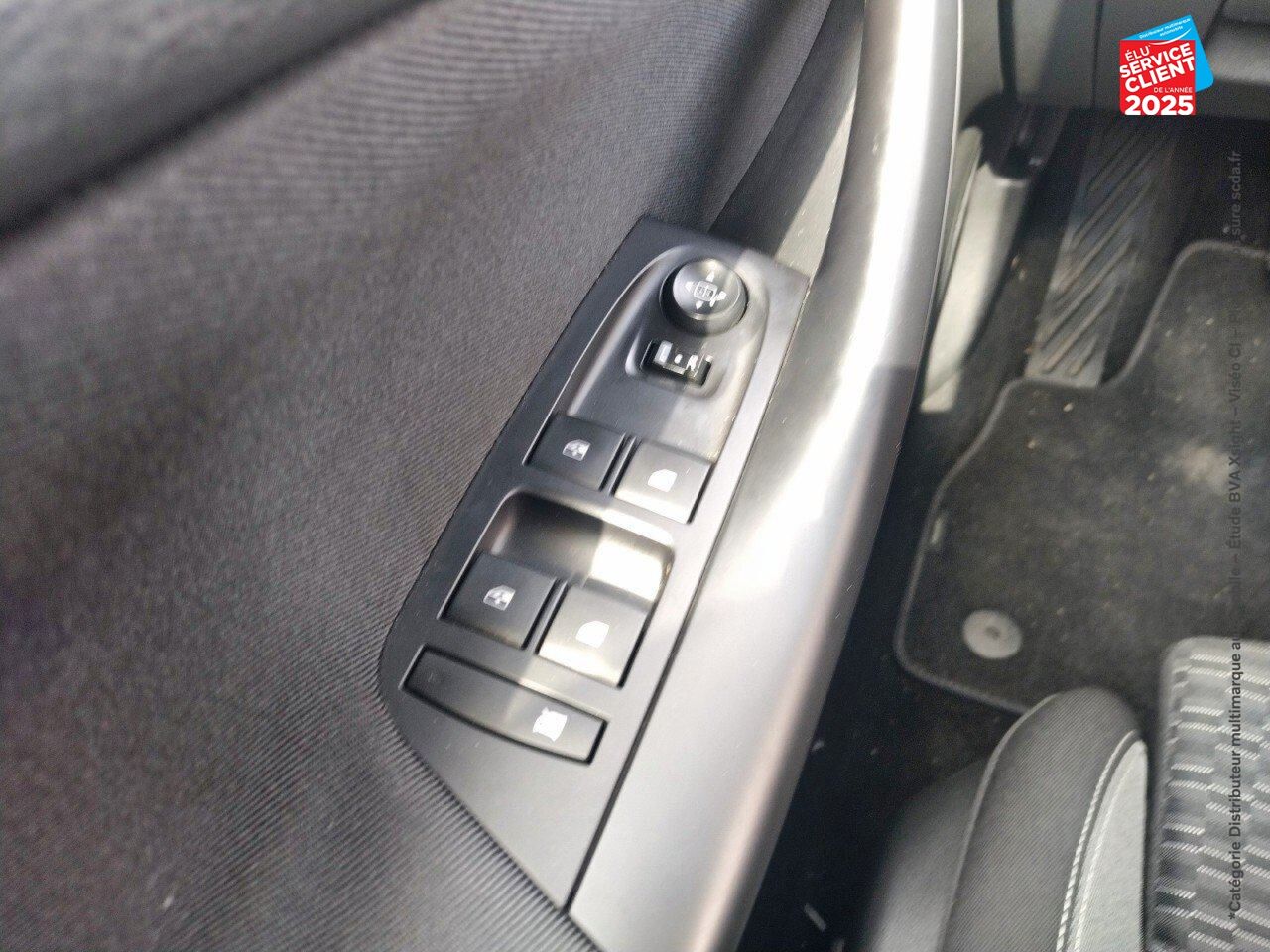 Véhicule d'occasion OPEL ASTRA 1.2 TURBO 110CH ELEGANCE BUSINESS 6CV chez Peugeot Hirson