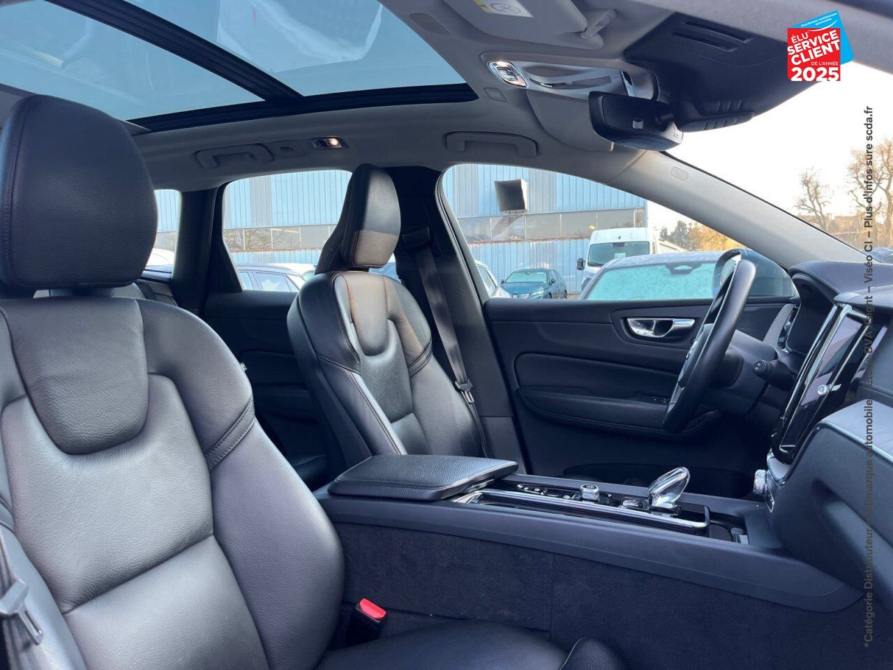 Véhicule d'occasion VOLVO XC60 T6 AWD 253 + 87CH INSCRIPTION LUXE GEARTRONIC chez Primocar