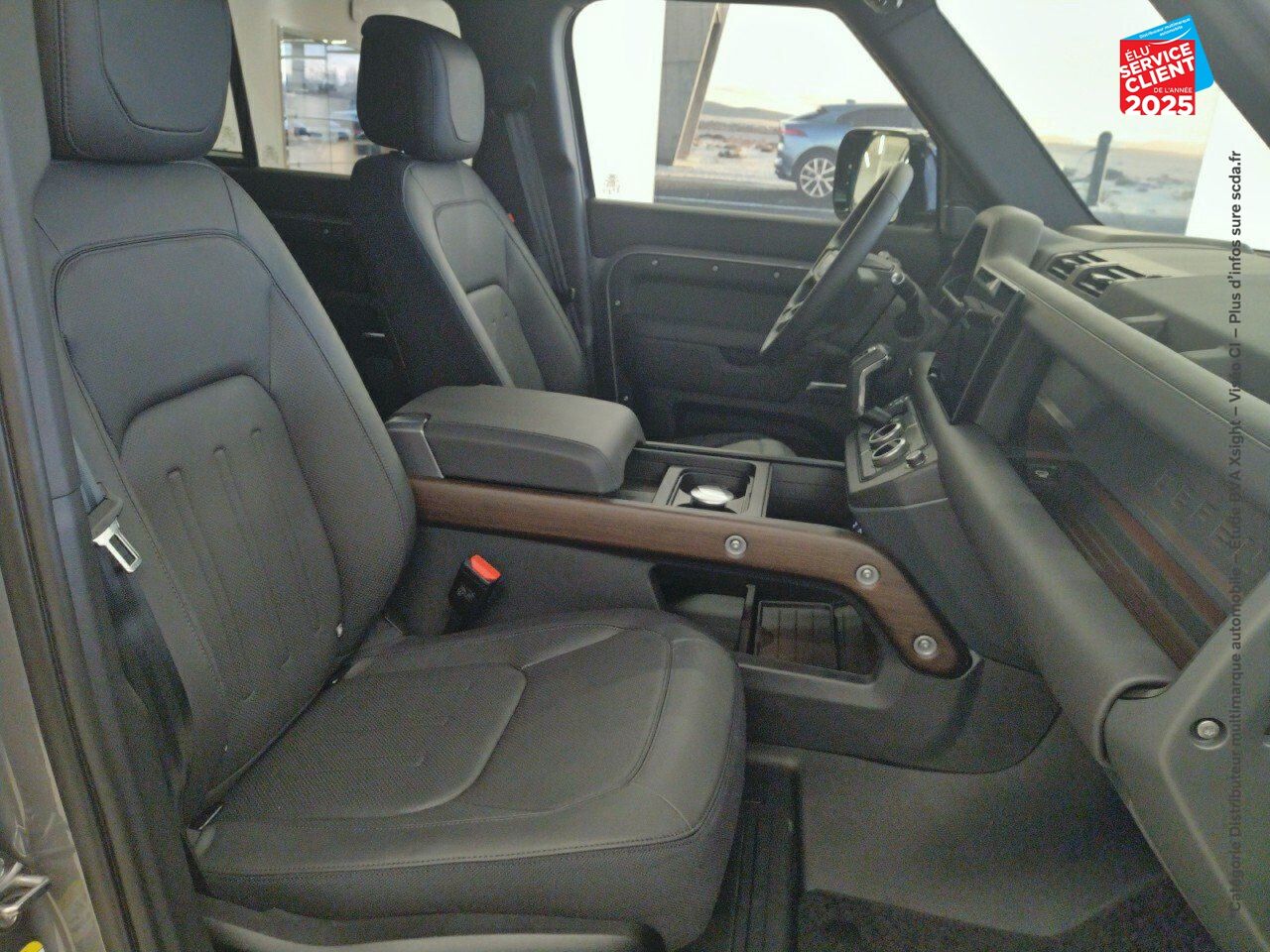 Véhicule d'occasion LAND-ROVER DEFENDER 110 3.0 D300 X-DYNAMIC X chez Renault Colmar