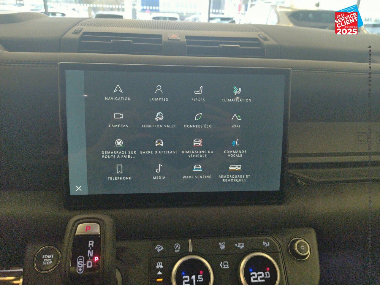 Véhicule d'occasion LAND-ROVER DEFENDER 110 3.0 D300 X-DYNAMIC X chez Renault Colmar