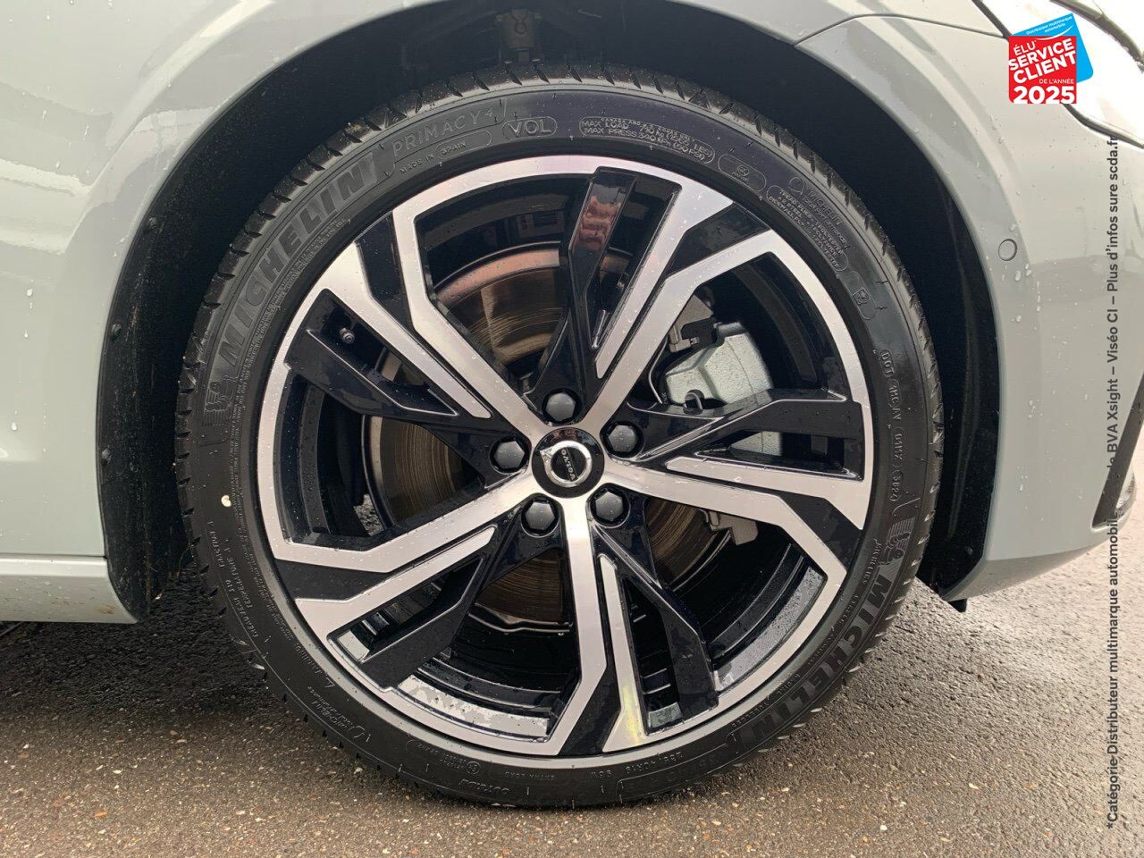Véhicule d'occasion VOLVO V60 T6 AWD 253+145CH PLUS STYLE DARK GEARTRONIC 8 chez Renault Colmar