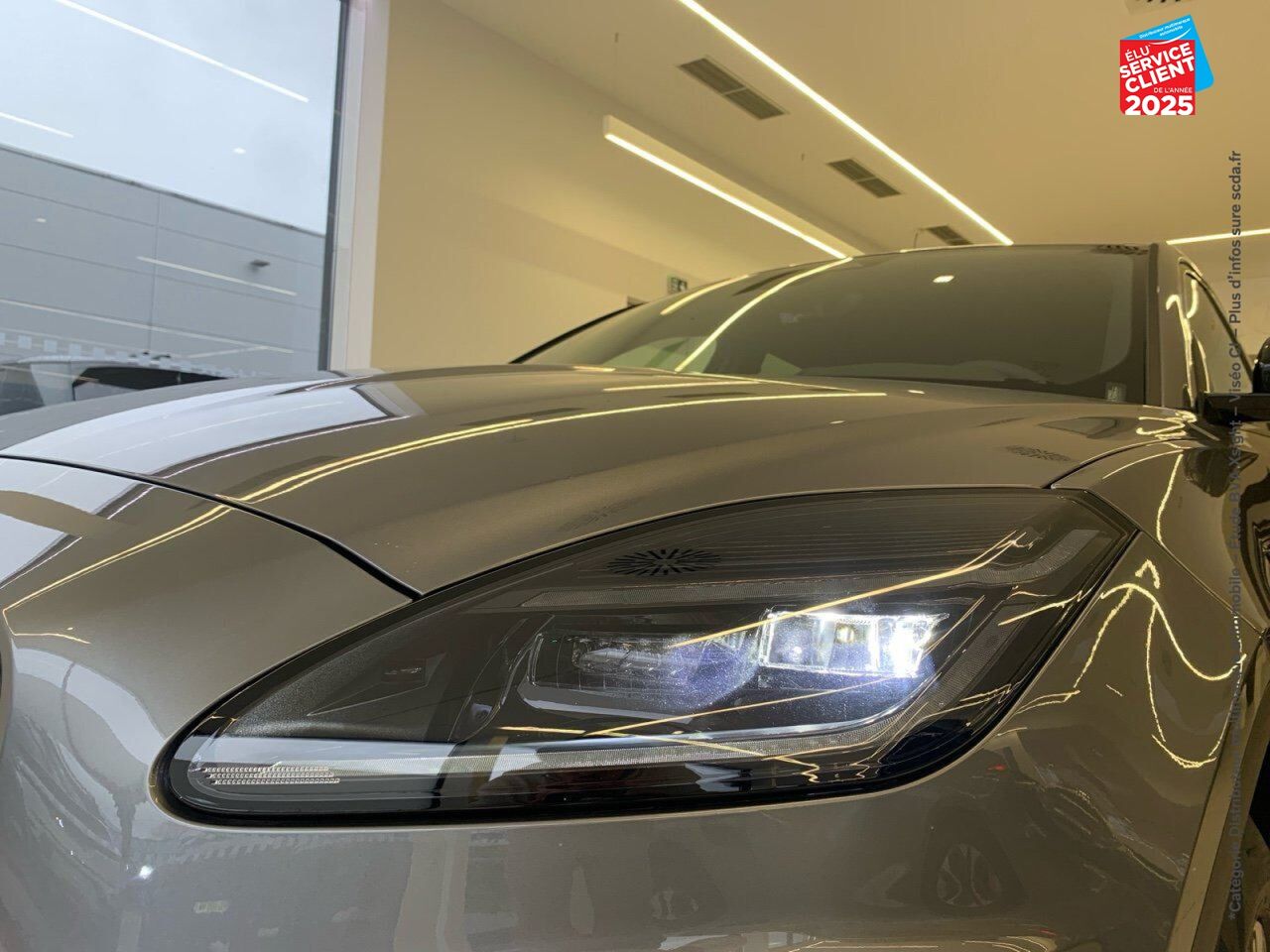 Véhicule d'occasion JAGUAR E-PACE P300E PHEV 309CH R-DYNAMIC SE chez Toyota Thionville