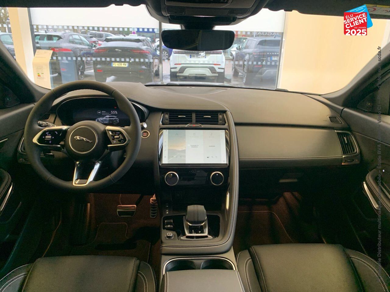 Véhicule d'occasion JAGUAR E-PACE P300E PHEV 309CH R-DYNAMIC SE chez Toyota Thionville