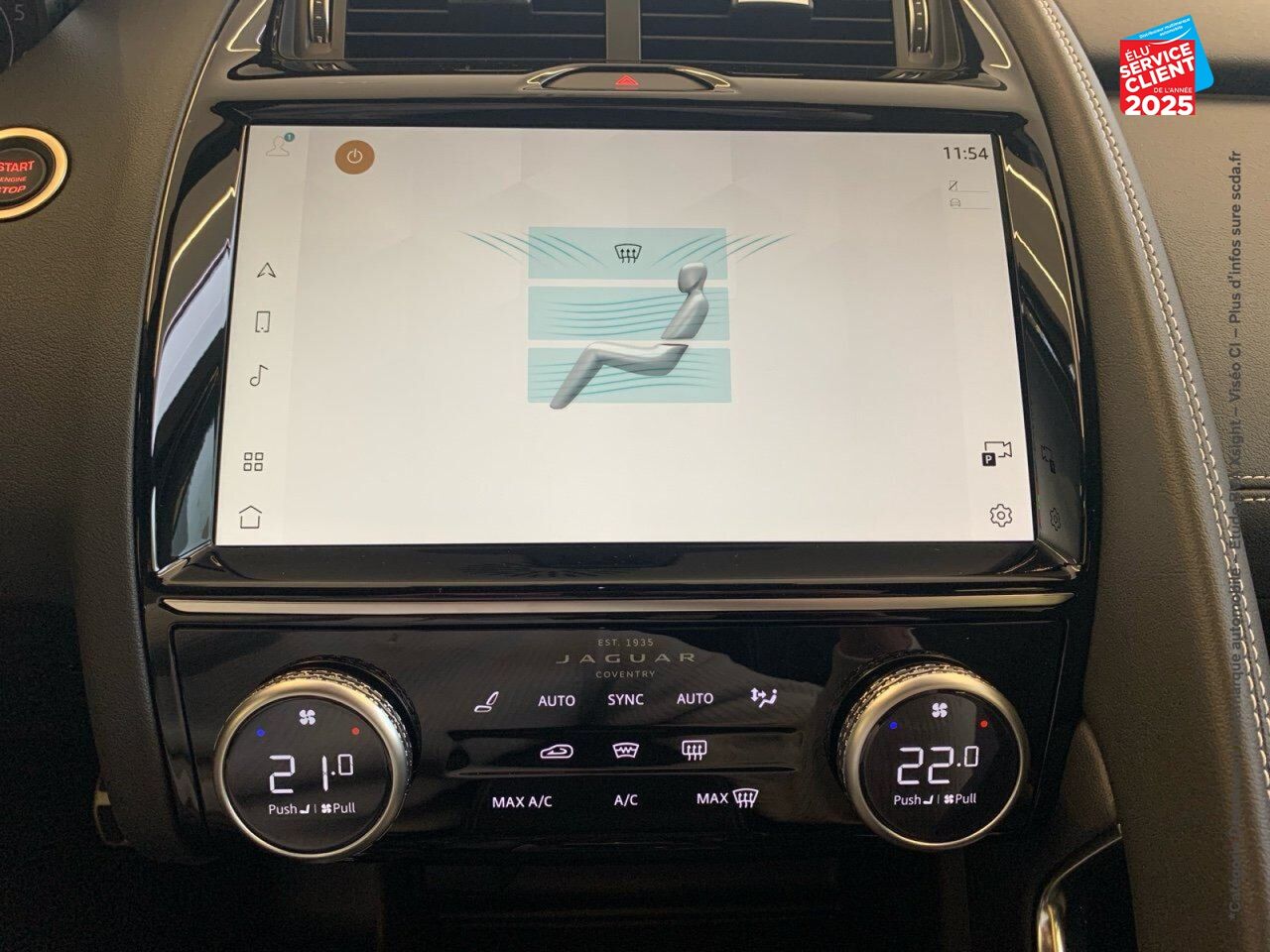 Véhicule d'occasion JAGUAR E-PACE P300E PHEV 309CH R-DYNAMIC SE chez Toyota Thionville