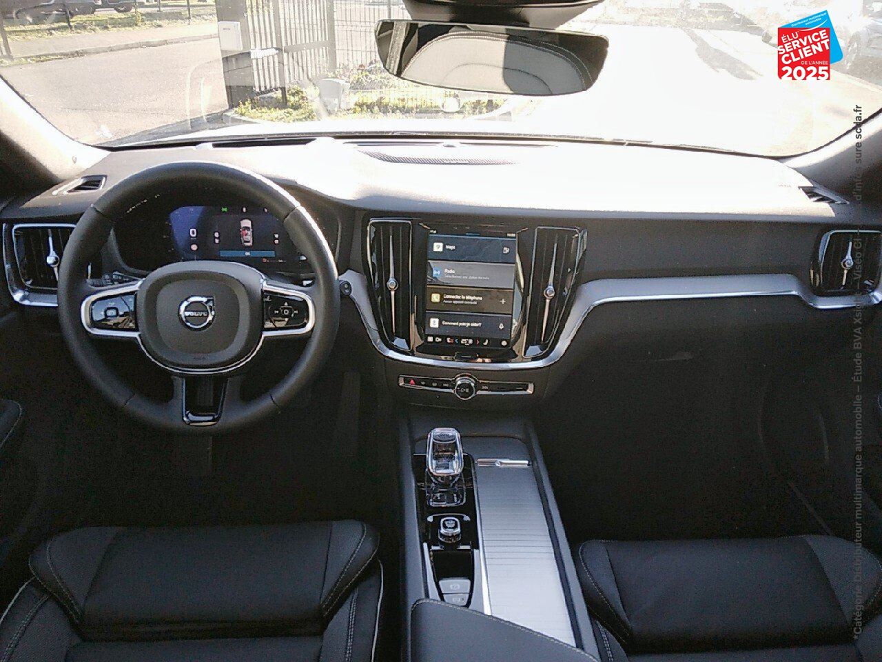 Véhicule d'occasion VOLVO V60 B4 197CH PLUS STYLE DARK DCT 7 chez Fiat Belfort