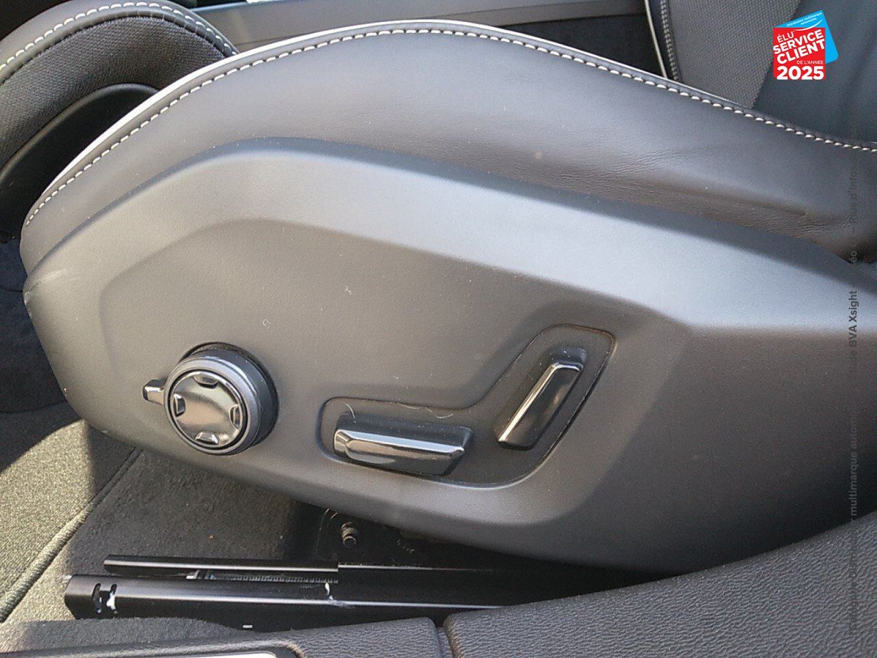 Véhicule d'occasion VOLVO V60 B4 197CH PLUS STYLE DARK DCT 7 chez Fiat Belfort