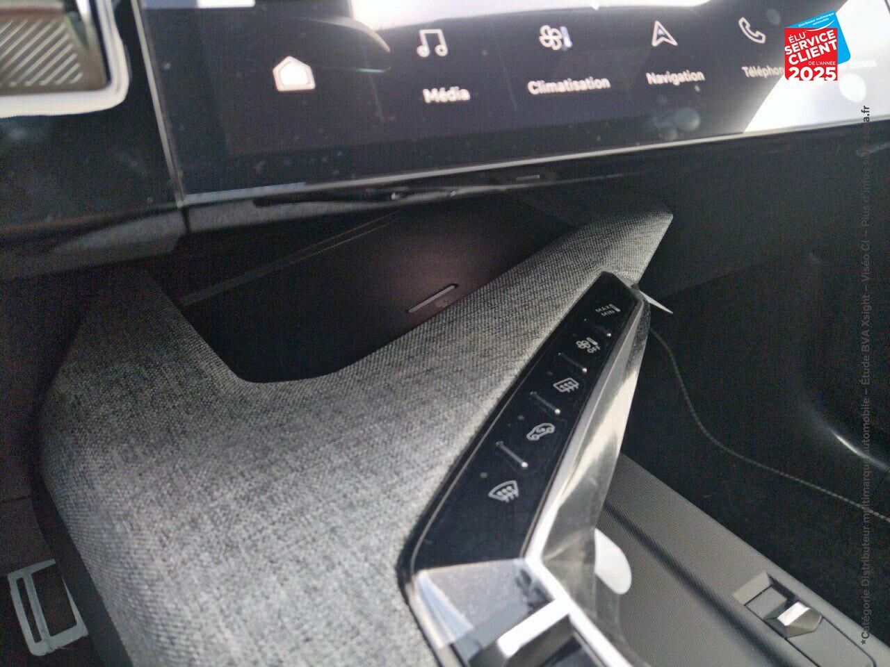 Véhicule d'occasion PEUGEOT 3008 1.2 HYBRID 136CH GT E-DCS6 chez Peugeot Sedan