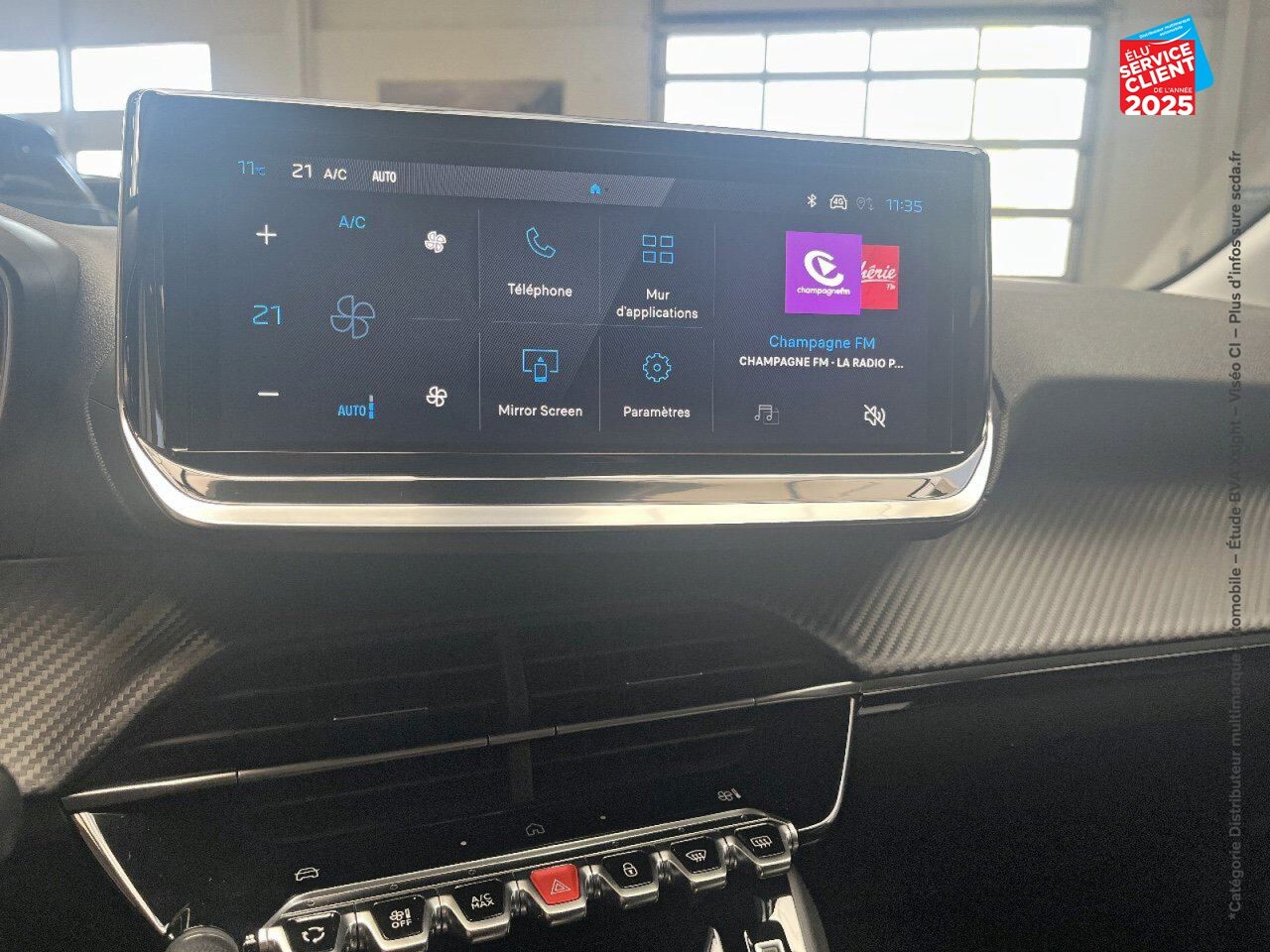 Véhicule d'occasion PEUGEOT 208 1.2 HYBRID 100CH ALLURE E-DCS6 chez Hyundai Epernay