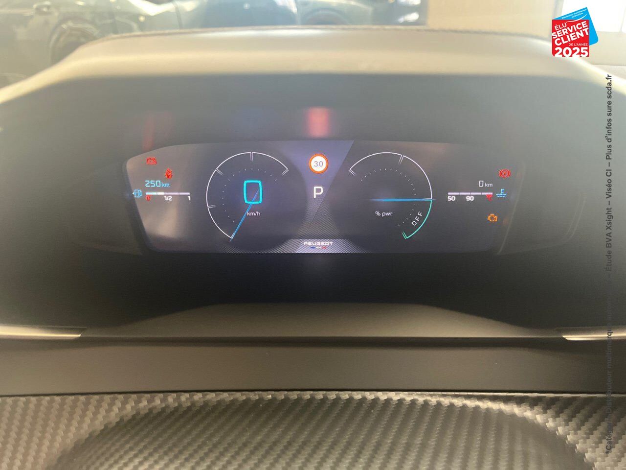 Véhicule d'occasion PEUGEOT 208 1.2 HYBRID 100CH ALLURE E-DCS6 chez Hyundai Epernay
