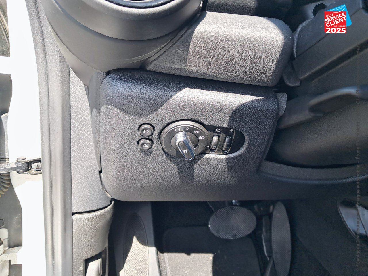 Véhicule d'occasion MINI MINI COOPER SE 184CH EDITION GREENWICH BVA TOUVRANT SIEGES CHAUF GPS CAMERA chez BMW Pontarlier