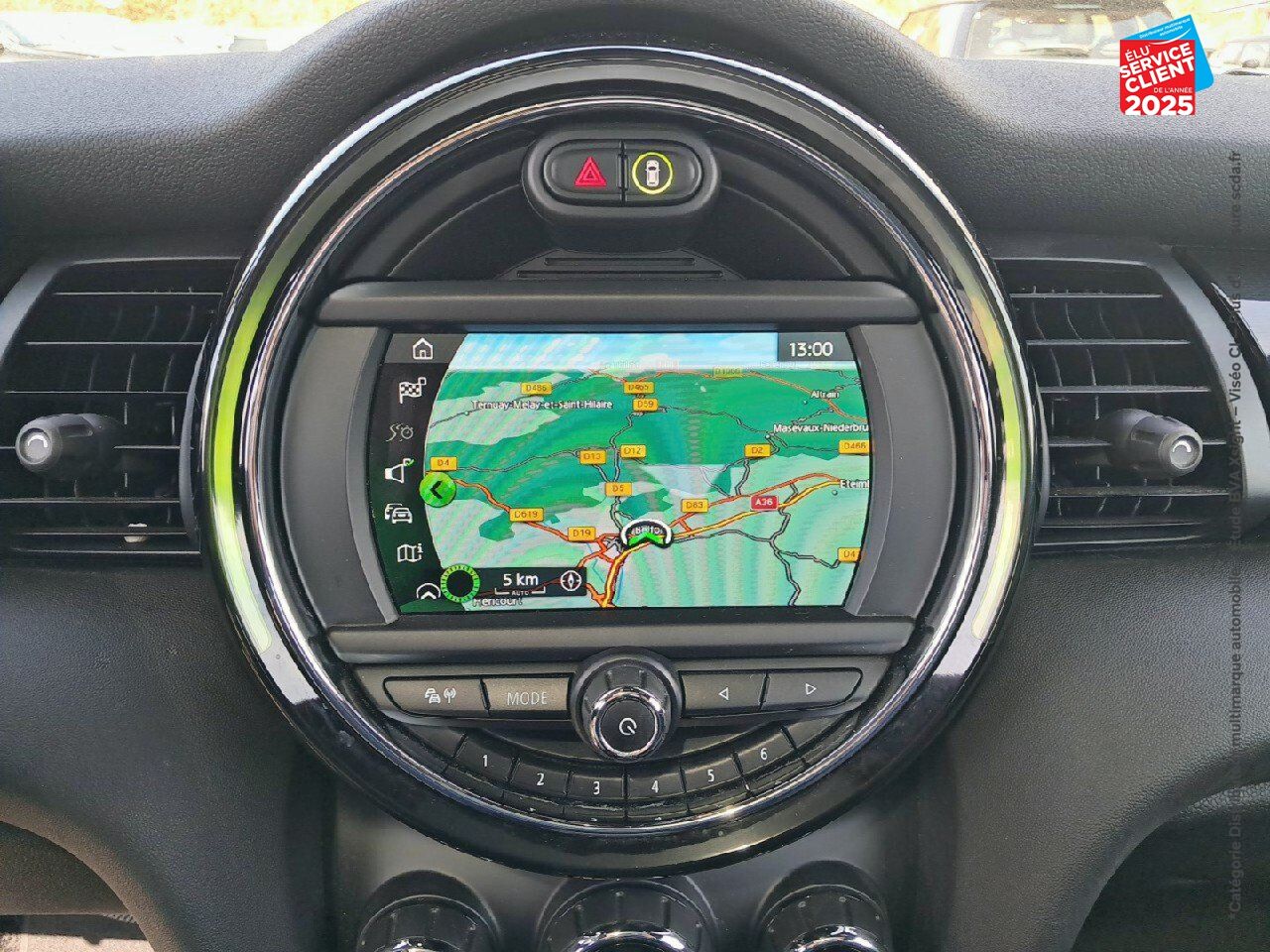 Véhicule d'occasion MINI MINI COOPER SE 184CH EDITION GREENWICH BVA TOUVRANT SIEGES CHAUF GPS CAMERA chez BMW Pontarlier