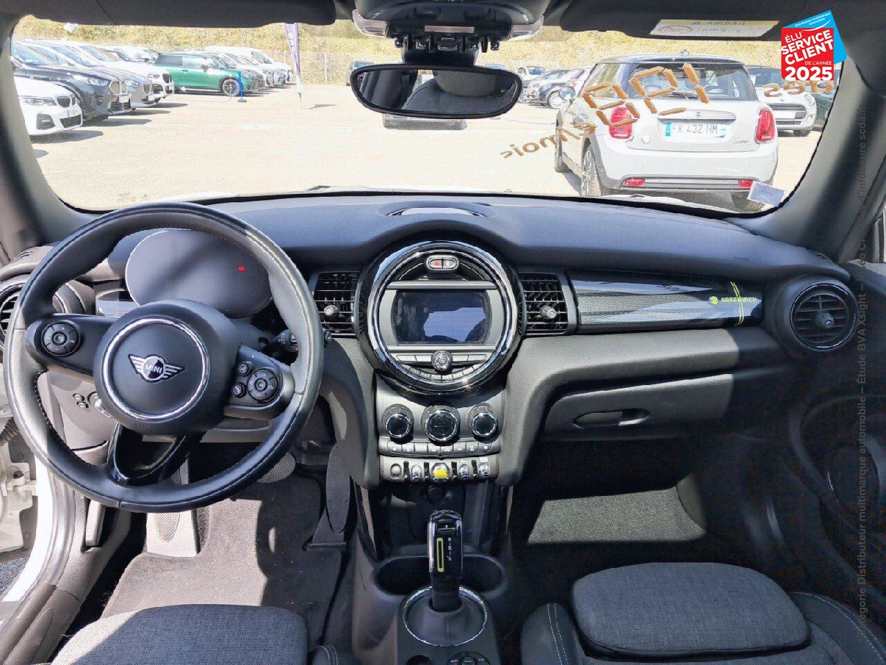 Véhicule d'occasion MINI MINI COOPER SE 184CH EDITION GREENWICH BVA TOUVRANT SIEGES CHAUF GPS CAMERA chez BMW Pontarlier