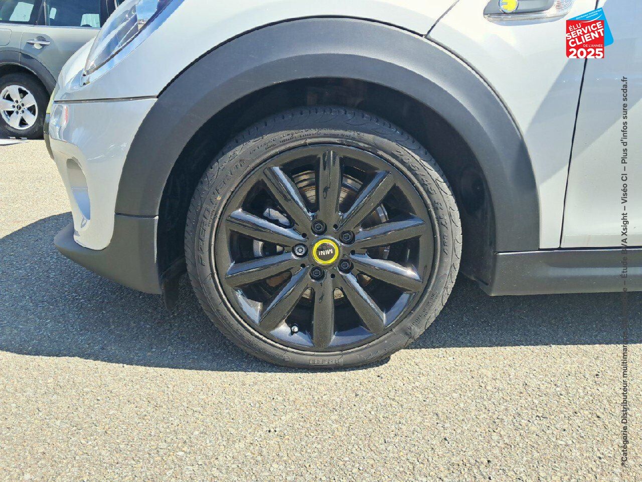 Véhicule d'occasion MINI MINI COOPER SE 184CH EDITION GREENWICH BVA TOUVRANT SIEGES CHAUF GPS CAMERA chez BMW Pontarlier