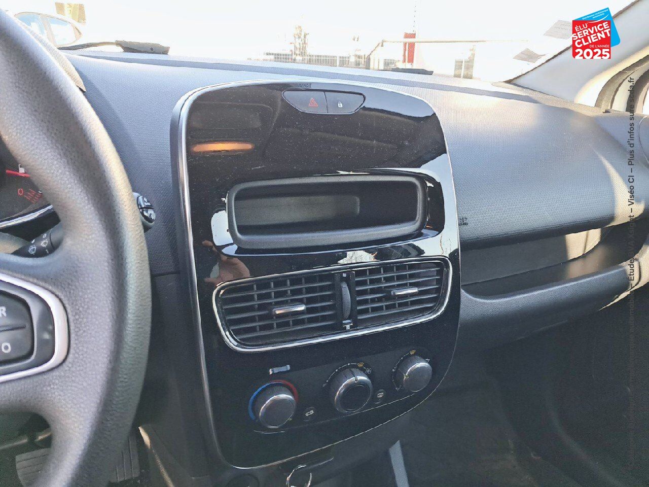 Véhicule d'occasion RENAULT CLIO 1.2 16V 75CH LIFE 5P chez Hyundai Chalons