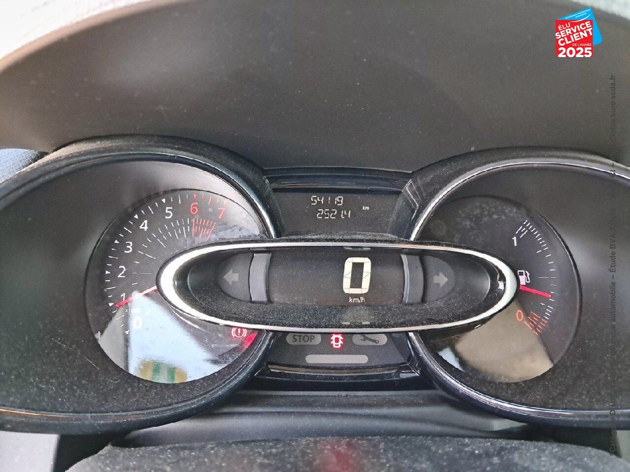 Véhicule d'occasion RENAULT CLIO 1.2 16V 75CH LIFE 5P chez Hyundai Chalons