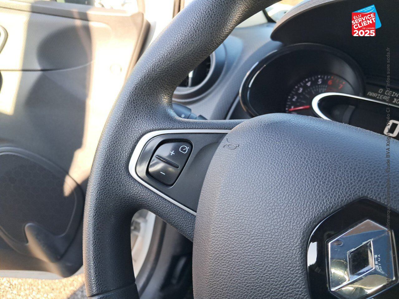 Véhicule d'occasion RENAULT CLIO 1.2 16V 75CH LIFE 5P chez Hyundai Chalons